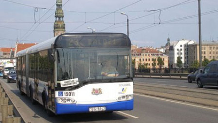 Латвийским водителям разрешили бесплатно слушать радио - Хобби, отдых и развлечения