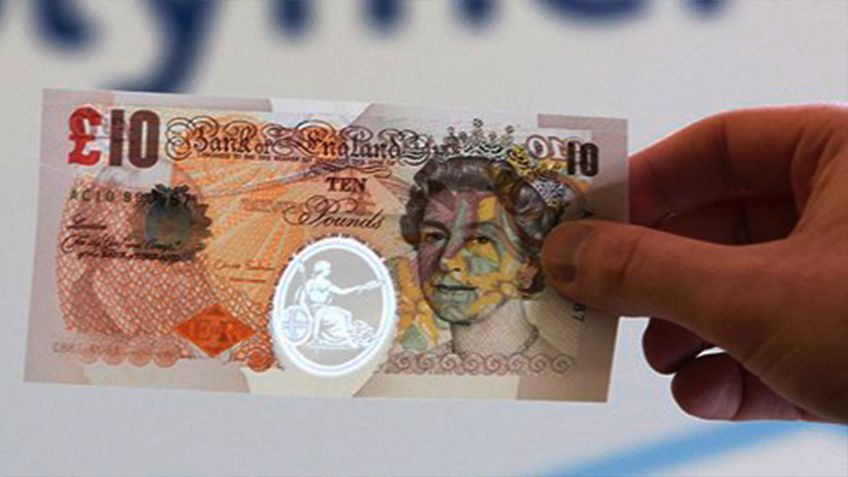 В 2015 году Англия перейдёт на пластиковые деньги