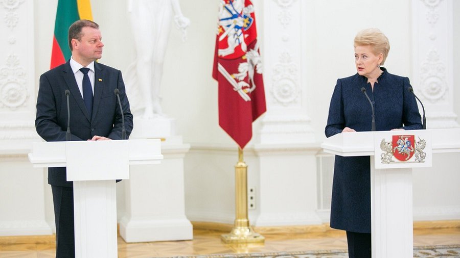 Политолог: возможно, С.Сквернялис спутал Д.Грибаускайте с Л.Граужинене - Литва и страны Балтии