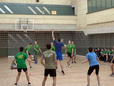 В Висагинасе состоялся волейбольный турнир для школьников. (Видео) - В Висагинасе