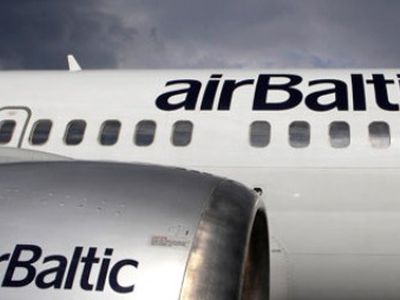 Члена совета airBaltic выгнали за скидки в честь 23 февраля - Литва и страны Балтии