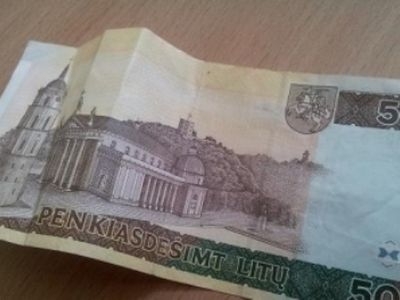 Nuo rugpjūčio 1-os minimali mėnesinė alga bus 850 Lt - Lietuva ir Baltijos šalys