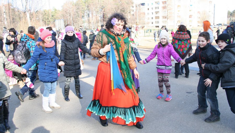 Разгулялась Масленица – веселая и яркая, вкусная и жаркая (дополнено) - В Висагинасе