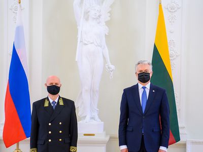 Президент Литвы выступает за продолжение диалога с Россией̆ - В Мире
