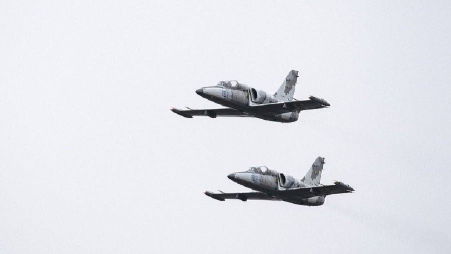 На Украине разбился учебно-тренировочный самолет, есть жертвы - В Мире