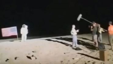 Месть Ассанжа: опубликовано постановочное видео высадки американцев на Луну
