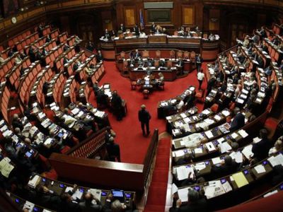 СМИ: итальянские депутаты — самые высокооплачиваемые в Европе - В Мире