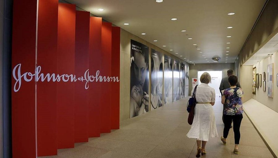 Суд обязал Johnson & Johnson выплатить $8 млрд за побочный эффект препарата - В Мире