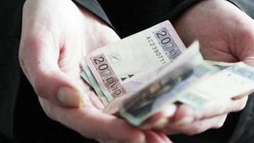 Правительство Литвы не спешит с повышением минимальной зарплаты                                