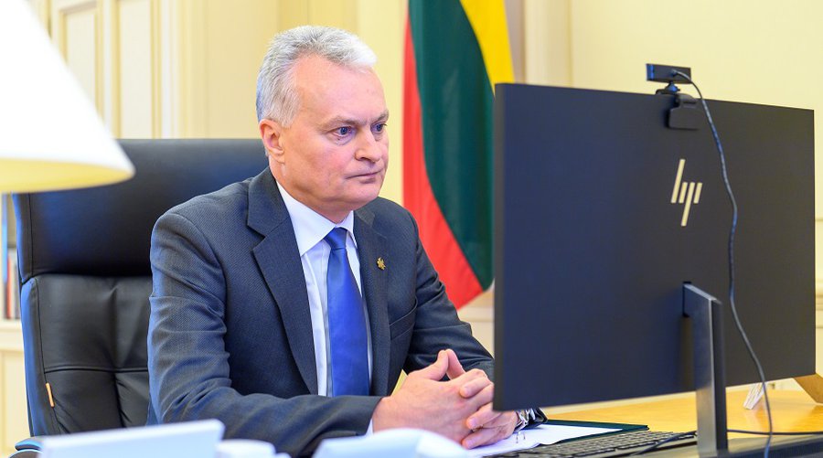 Президент подозревает, что темпы вакцинации замедлили целенаправленно - Литва и страны Балтии