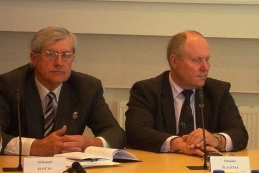 Платон мне друг, но истина дороже ...                                                                                                                  - В Висагинасе