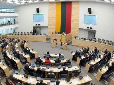 Парламент Литвы одобрил повышение акцизов на дизельное топливо и табачные изделия - Литва и страны Балтии