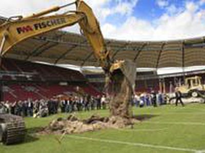 Под футбольным полем ФК «Штутгарт» нашли 18 бомб времен Второй мировой - Культурные и спортивные мероприятия