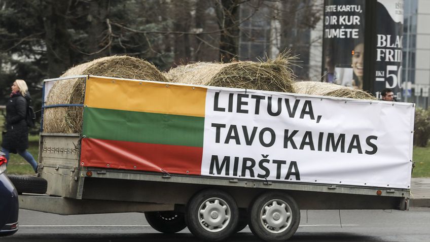 Į gatves protestuodami išvažiuos ir vilkikai: inscenizuos Lietuvos transporto sektoriaus laidotuves