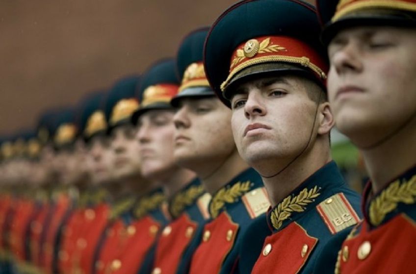 В России празднуют день защитника Отечества