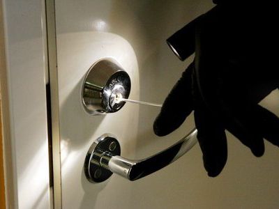 Квартирная и другие кражи                                 - Происшествия и криминал