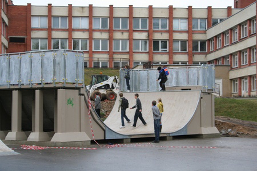 Скейтеры испытали новую площадку на прочность                                                 - Мир молодежи