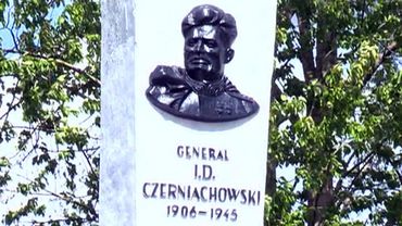 В Польше осквернили памятник генералу Черняховскому