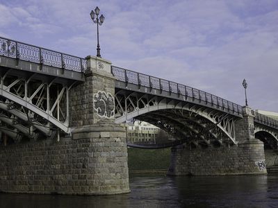В Вильнюсе мужчина решил свести счеты с жизнью и спрыгнул с моста - Литва и страны Балтии
