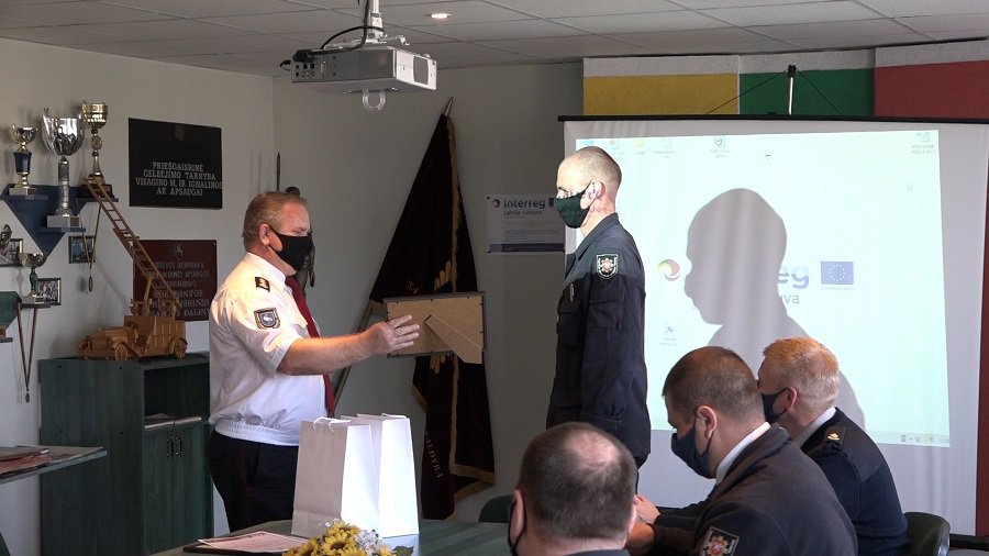 У висагинских пожарных-спасателей - двойной праздник (видео) - В Висагинасе