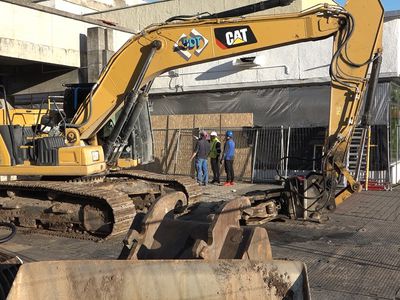 Начался снос пешеходных виадуков на улице Парко (видео) - В Висагинасе