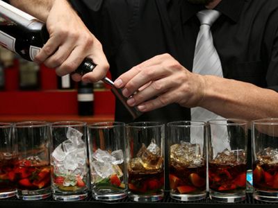 6 февраля — Международный день бармена                                 - Хобби, отдых и развлечения