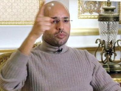 Сын Каддафи встретился с иностранными журналистами в Триполи - В Мире