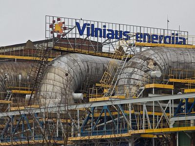 Комиссия по ценам: "Вильняус энергия" должна будет вернуть потребителям еще 3 млн. евро - Литва и страны Балтии