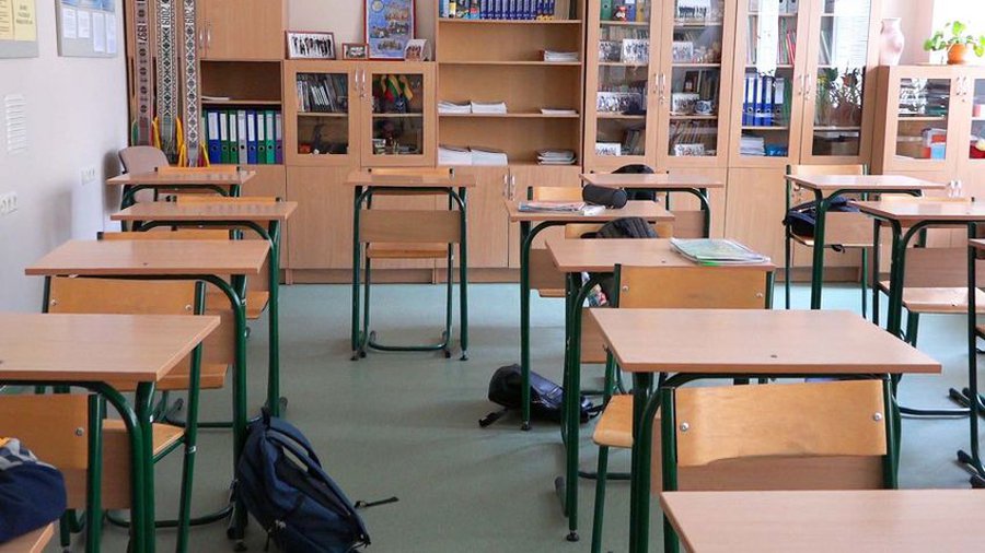 Каникулы! Каникулы? Или надо ежедневно выполнять домашние задания? - В Висагинасе