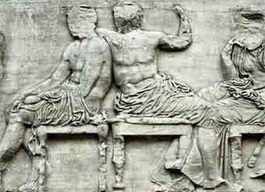 Стивен Фрай выступил за возвращение Греции античных барельефов