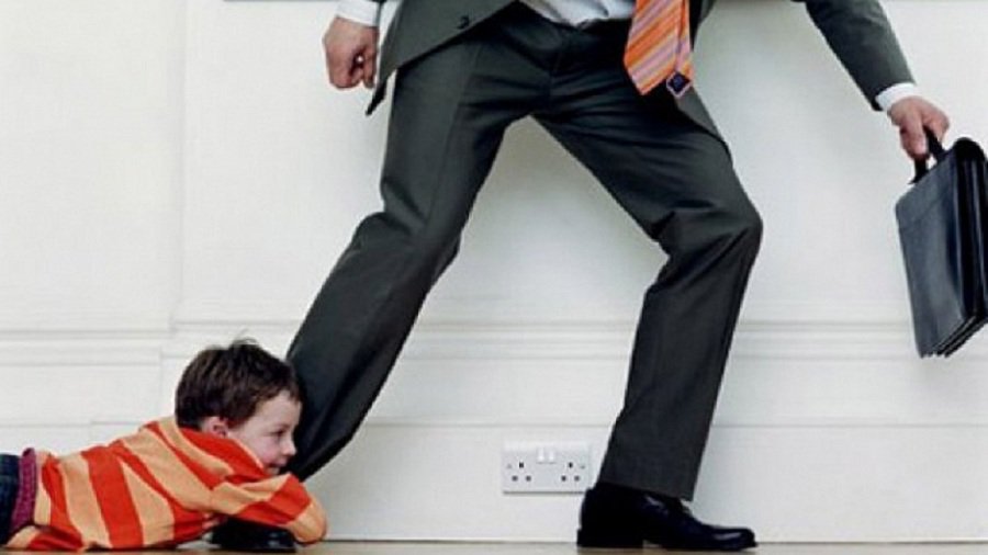 Доска позора: обнародованы фамилии 77 родителей, которые скрываются и не платят алименты своим детям - Литва и страны Балтии