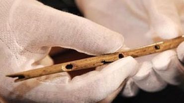 В Германии обнаружен древнейший в мире музыкальный инструмент – костяная флейта 