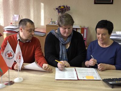 Представители Красного Креста подписали трехстороннее соглашение о сотрудничестве (видео) - В Висагинасе