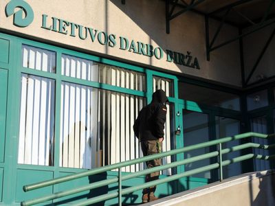 Биржа труда примется за работу - Литва и страны Балтии