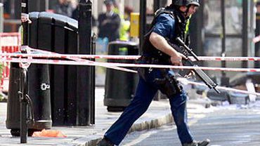 Лондонская полиция арестовала захватившего заложников мужчину                                