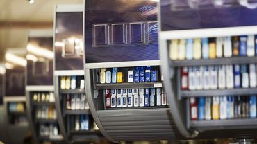 В Литве меняется порядок продажи сигарет, магазины уже готовятся к переменам
