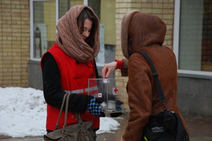 Висагинцы не равнодушны к трагедии в Японии                                                                 - В Висагинасе