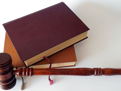 В понедельник вступил в силу Закон о запрете пропаганды тоталитарных, авторитарных режимов и их идеологий - Литва и страны Балтии