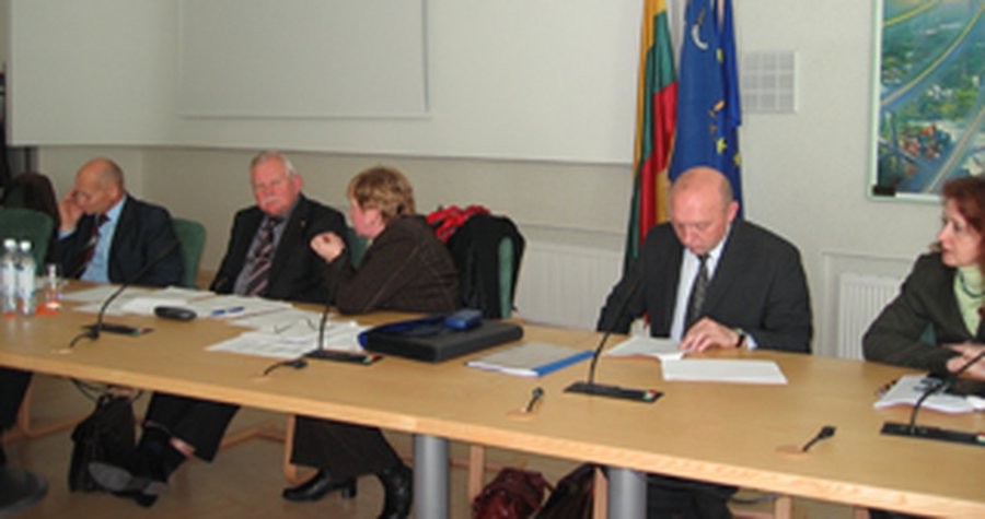   
«Visagino energija» предлагает платить за каждый счетчик горячей воды
 - В Висагинасе