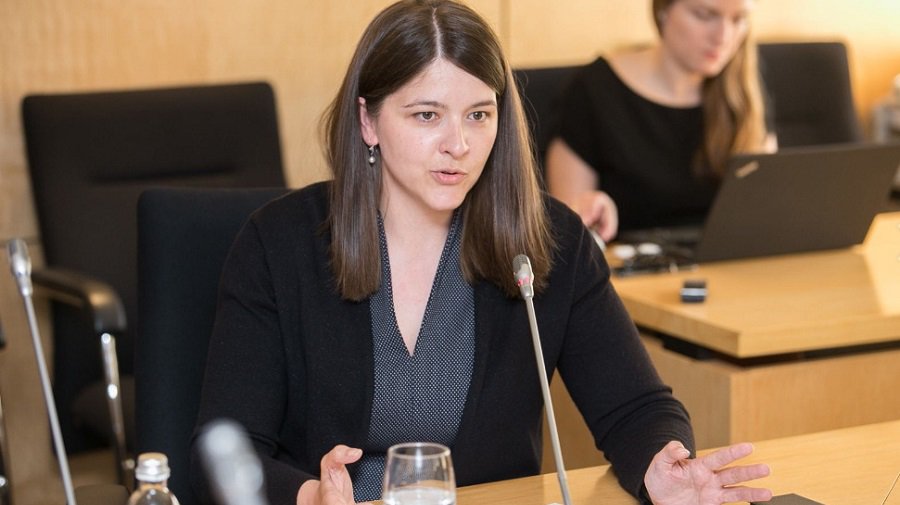 Поправка к закону поможет прояснить интересы политиков в бизнесе - Литва и страны Балтии