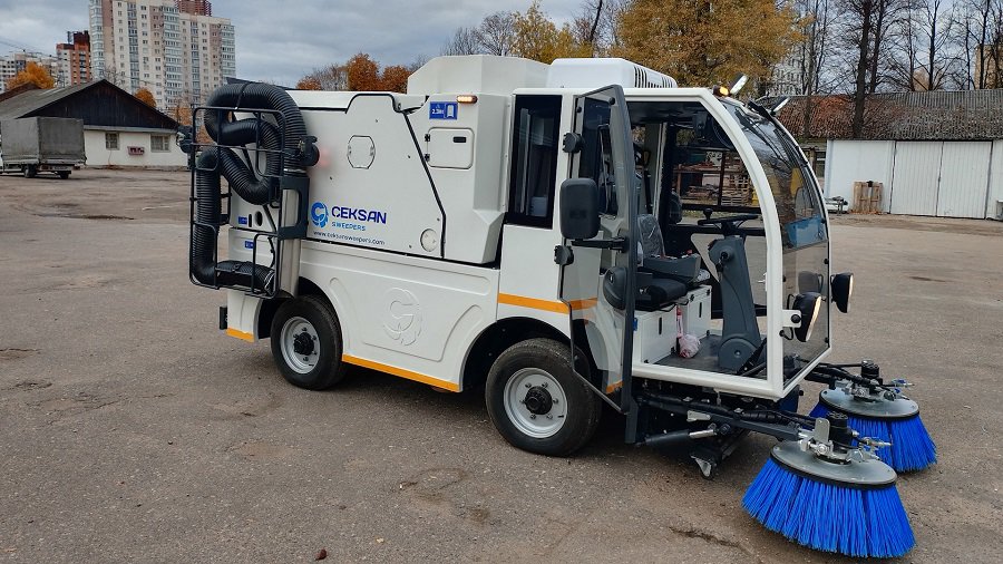 Современная уборочная техника поможет решить проблему нехватки дворников (видео) - В Висагинасе
