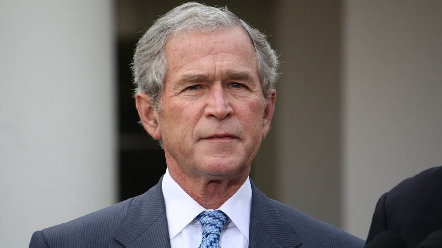 Бывшему президенту США переданы регалии Почетного гражданина Вильнюса - В Мире