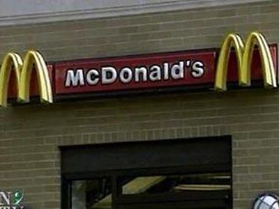 Американка разгромила McDonald`s, когда там отказались взять обратно неаппетитный гамбургер - Хобби, отдых и развлечения