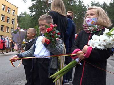 Во всех школах города состоялись первосентябрьские линейки (видео) - В Висагинасе