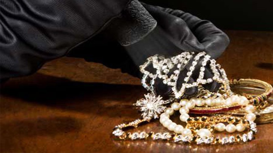 Задержана банда из Латвии, грабившая ювелирные магазины в Литве - Происшествия и криминал