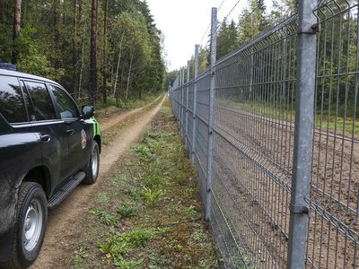 Л. Касчюнас: монтаж концертины и сегментов забора идет по плану – реализовано около 85 проц. проекта - Литва и страны Балтии