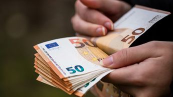 Экономист: рост зарплат в Литве будет в несколько раз опережать рост цен