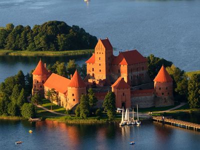 В литовские замки и усадьбы будут приглашать туристов из России - Литва и страны Балтии