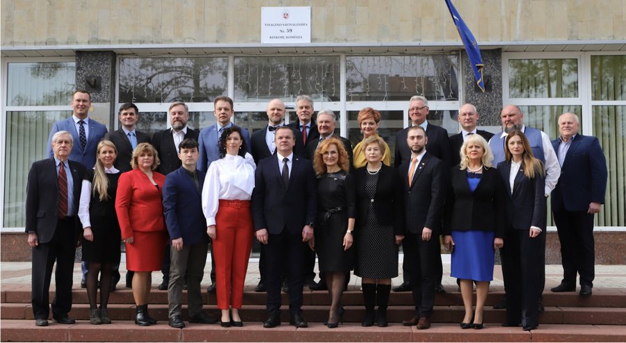 243 ручки, 57 банковских карт и пластилин. Что показал аудит расходов членов совета прошлой каденции? - В Висагинасе