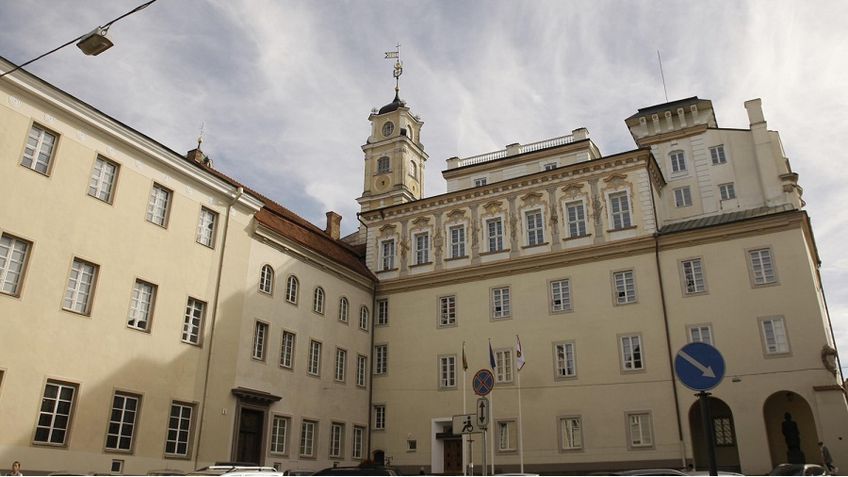 Vilniaus universitetas skelbia laikinai stabdantis savo veiklą